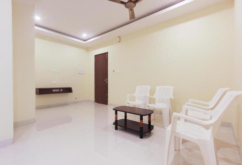 호텔 Oyo 63300  Rasi Residency