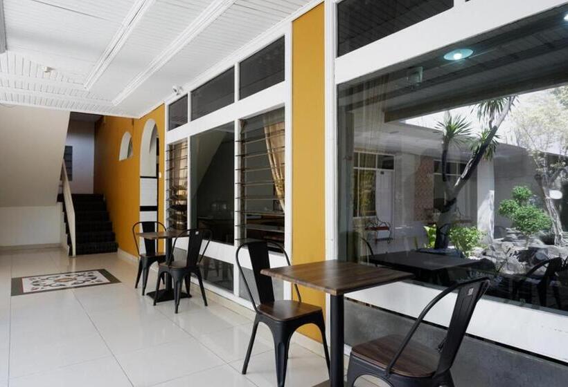 هتل Reddoorz Plus Syariah At Alam Raya