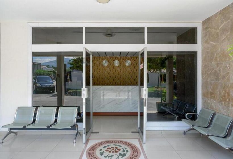 هتل Reddoorz Plus Syariah At Alam Raya