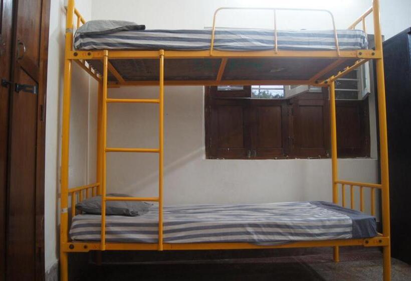 פנסיון Cornerbunker
