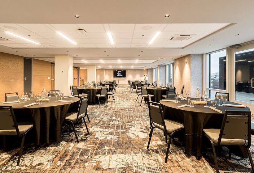 هتل Canvas Moncton, Tapestry Collection By Hilton