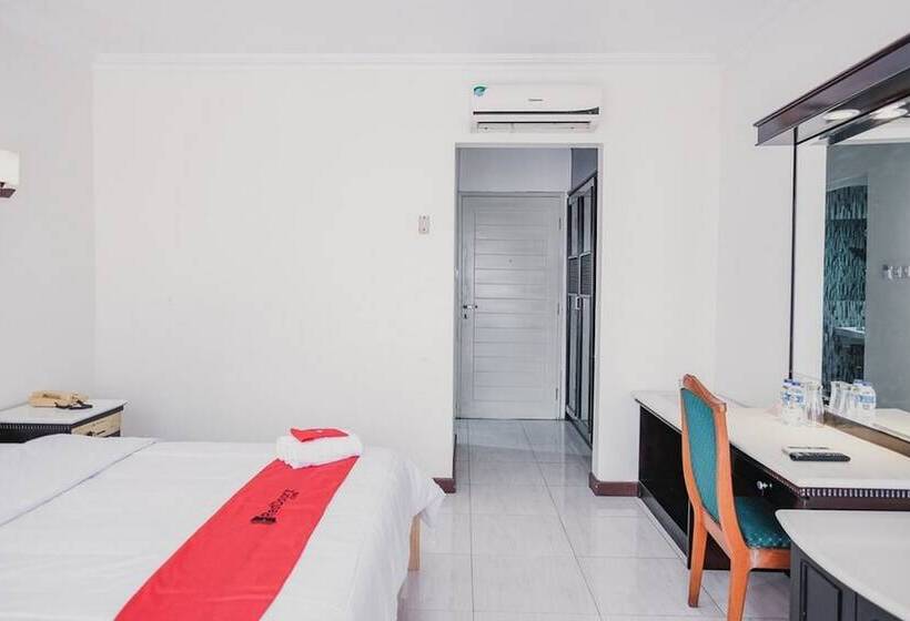 هتل Reddoorz Plus Near Pelabuhan Merak