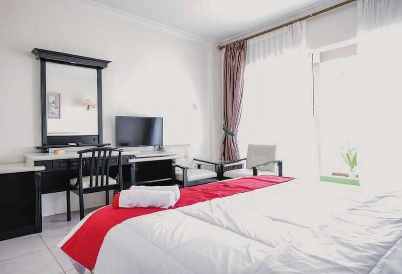 هتل Reddoorz Plus Near Pelabuhan Merak