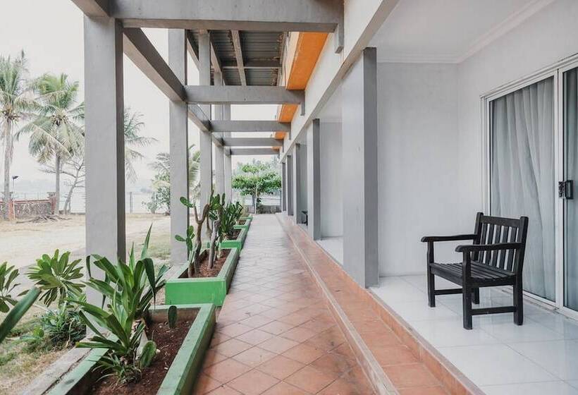 هتل Reddoorz Plus Near Pelabuhan Merak