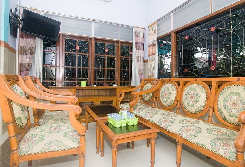 פנסיון Reddoorz Syariah Near Alun Alun Bojonegoro