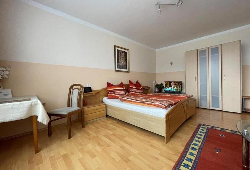 ペンション Gertis Blumenhof Privatzimmer, Ferienwohnung