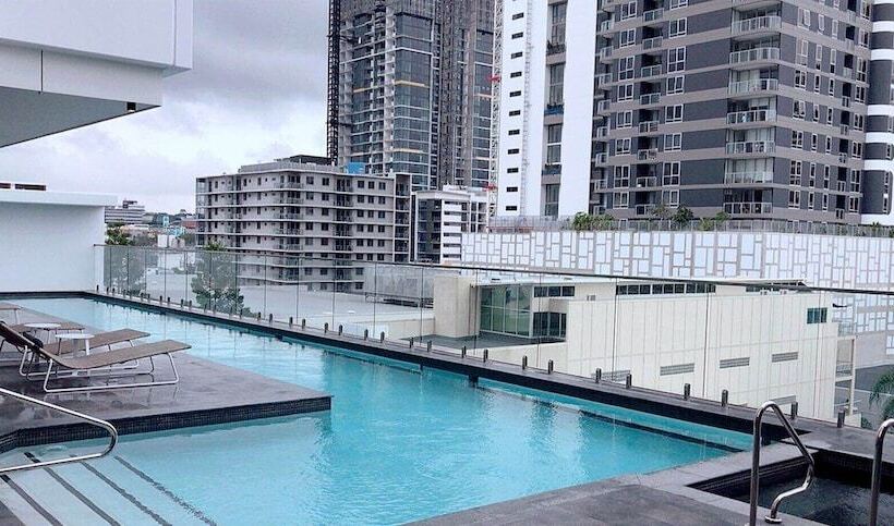 Hostrelax Residences On Merivale