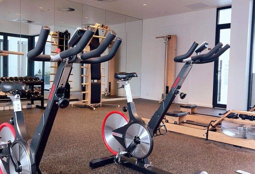 Hostrelax Residences On Merivale