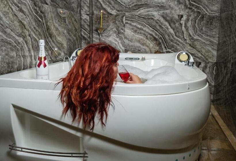 בית מלון כפרי Katalina Spa Resort