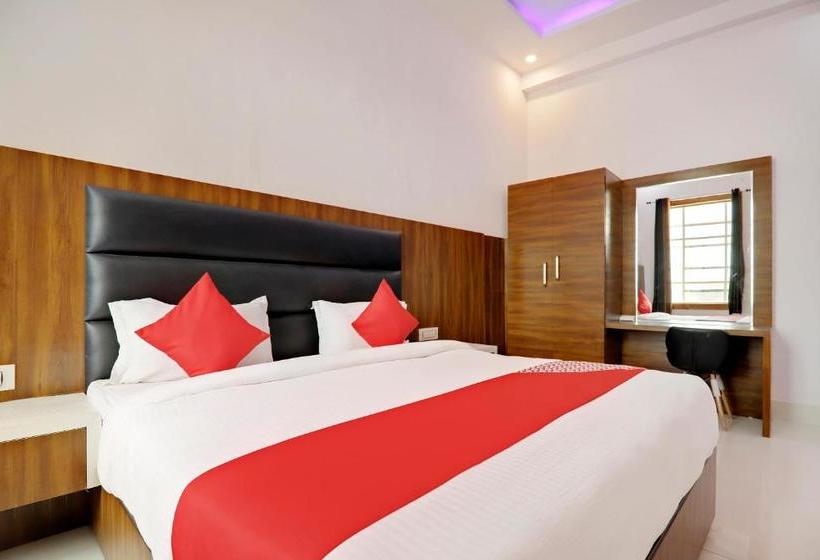 فندق Oyo 49796  Royal Palace