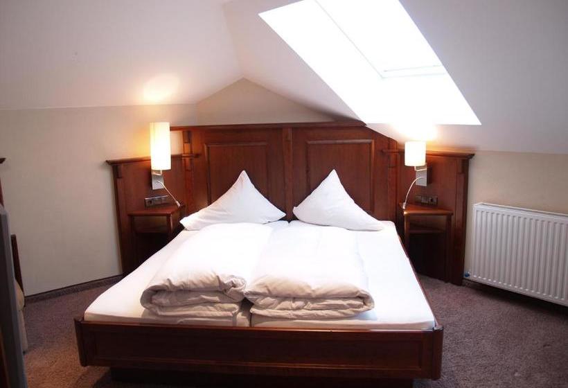 هتل Garni Caroline