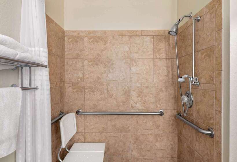 هتل Wingate By Wyndham Appleton