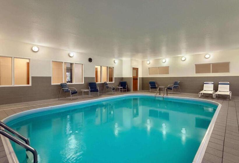 هتل Wingate By Wyndham Appleton