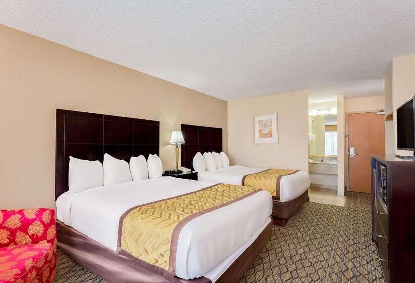 هتل Baymont By Wyndham Kalamazoo East