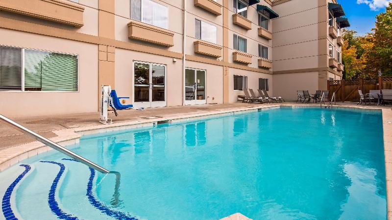 فندق Best Western Plus Edmonds Harbor Inn