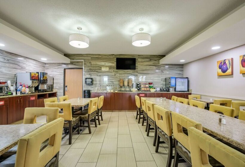 Отель Best Western Waukesha Grand