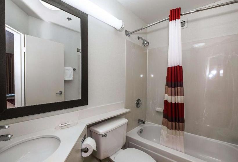 هتل Cedar Rapids Inn