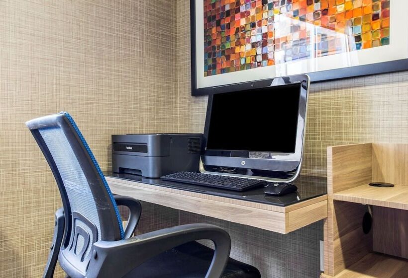 ホテル Comfort Inn & Suites Kannapolis   Concord