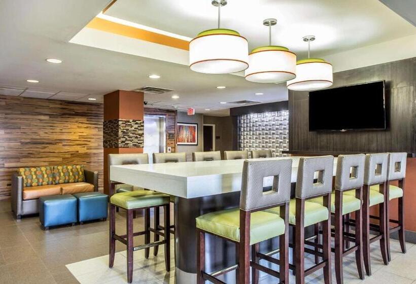 ホテル Comfort Inn & Suites Kannapolis   Concord