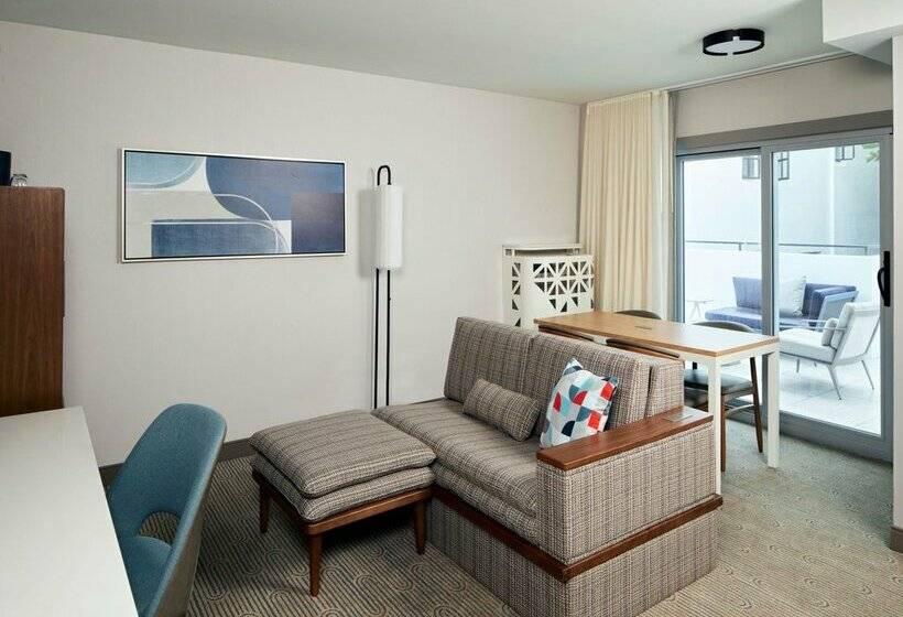בית מלון כפרי Courtyard By Marriott Santa Barbara Downtown