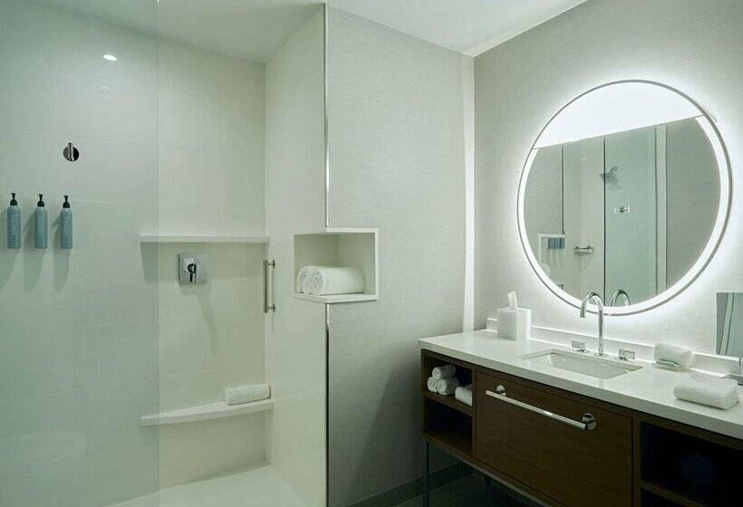 בית מלון כפרי Courtyard By Marriott Santa Barbara Downtown