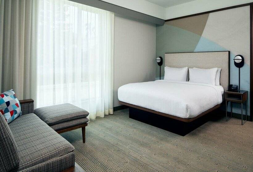בית מלון כפרי Courtyard By Marriott Santa Barbara Downtown