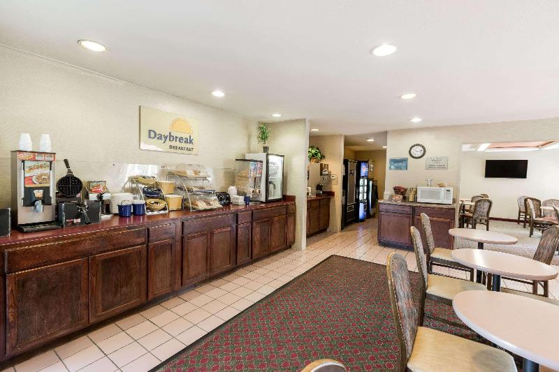 فندق Days Inn By Wyndham West Des Moines   Clive