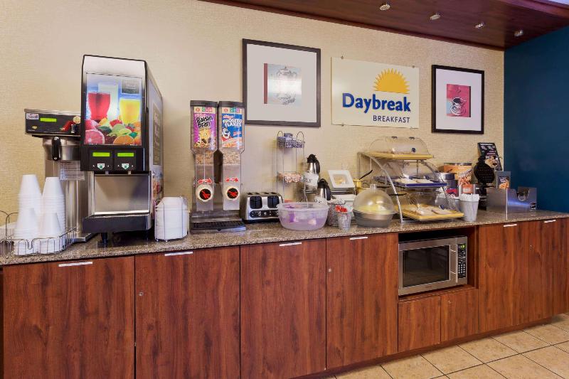 هتل Days Inn By Wyndham Rockford I 90 Casino District