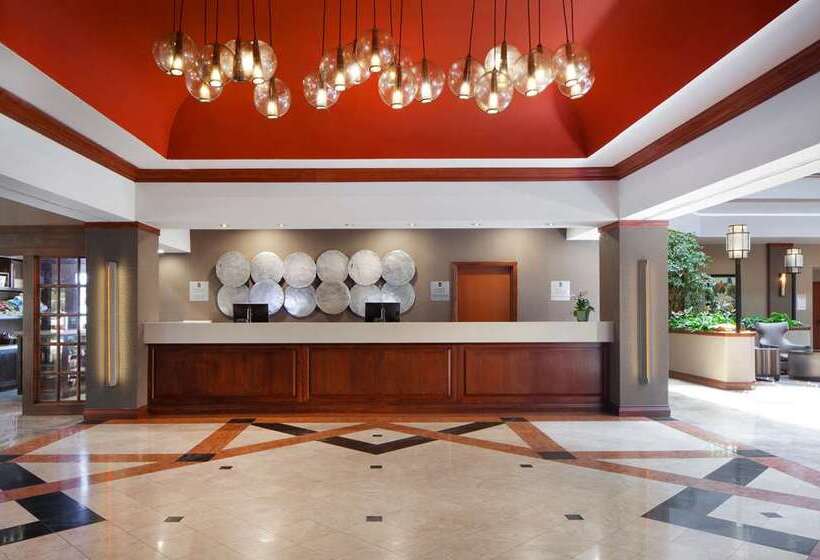 هتل Embassy Suites By Hilton Dallas Near The Galleria