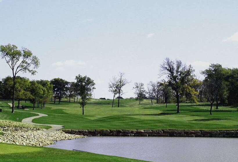 هتل Embassy Suites By Hilton Kansas City International Airport