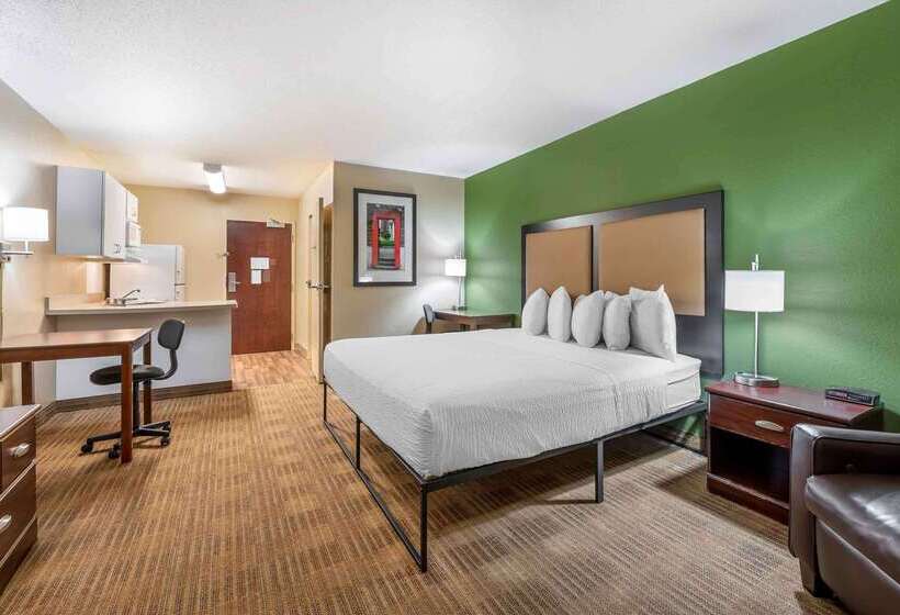 בית מלון כפרי Extended Stay America Suites  Indianapolis  Airport
