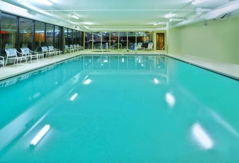 هتل Fairfield Inn Ann Arbor