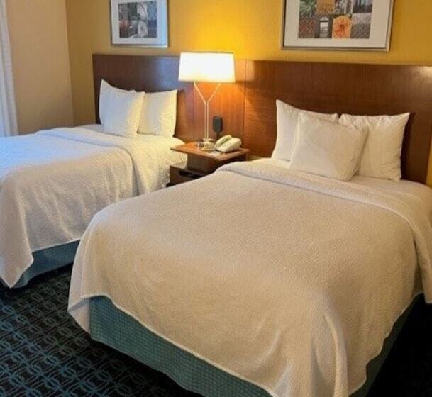 Отель Fairfield Inn By Marriott Santa Clarita Valencia