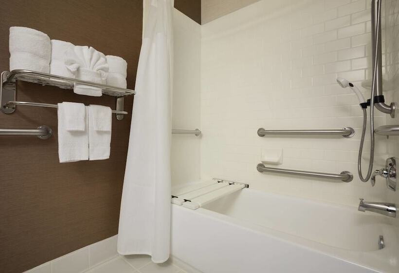 هتل Fairfield Inn & Suites Fort Worth University Drive