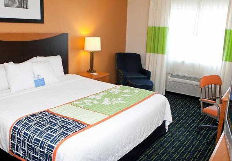 هتل Fairfield Inn & Suites Fort Worth University Drive