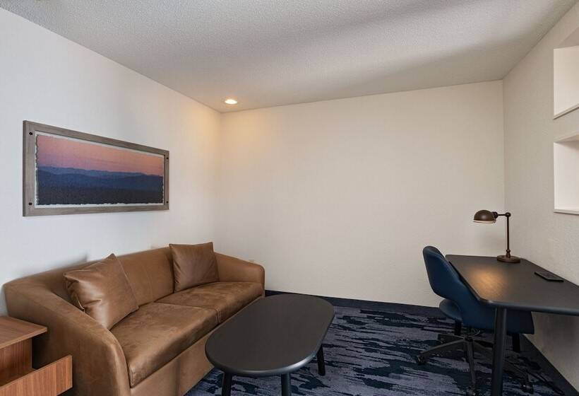 هتل Fairfield Inn & Suites Kansas City Airport
