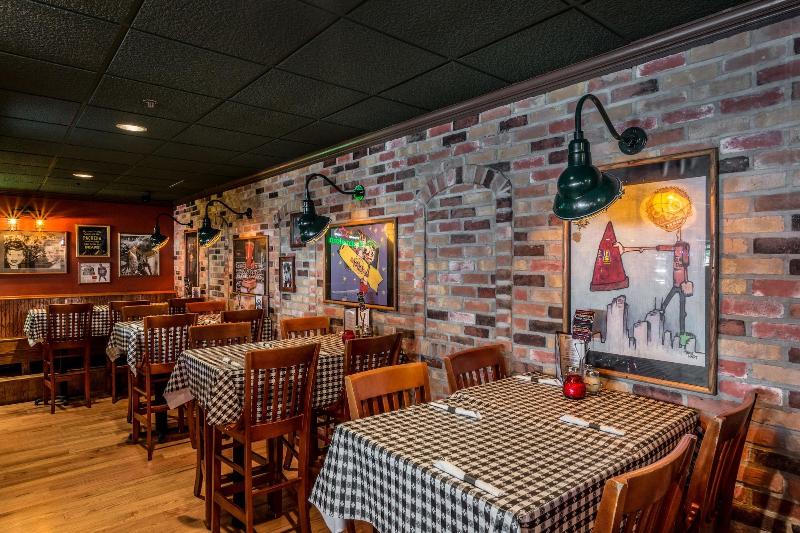 هتل Harbor Shores On Lake Geneva