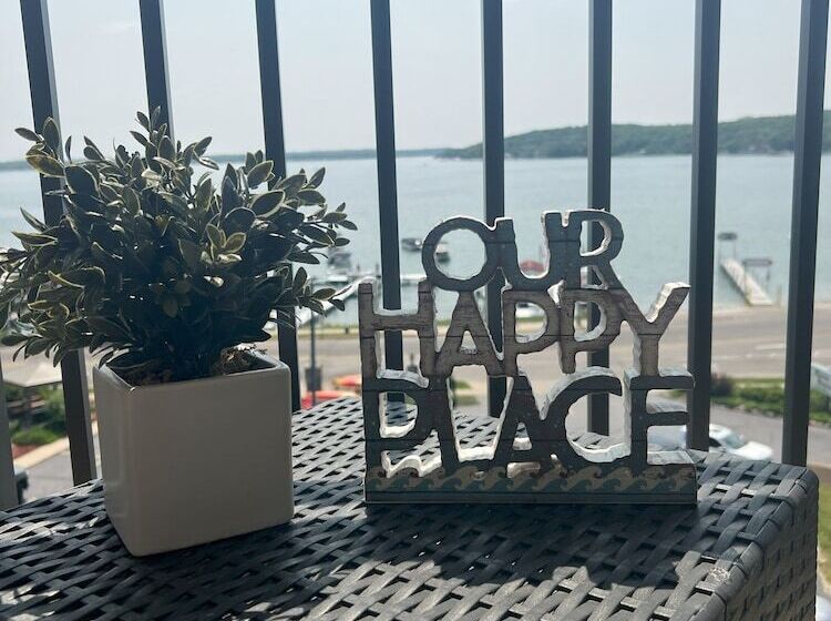 هتل Harbor Shores On Lake Geneva