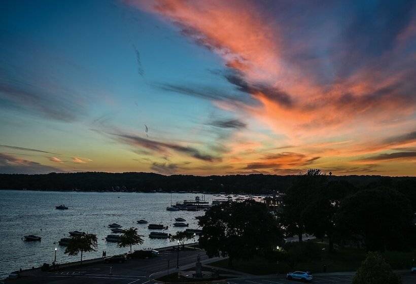 هتل Harbor Shores On Lake Geneva