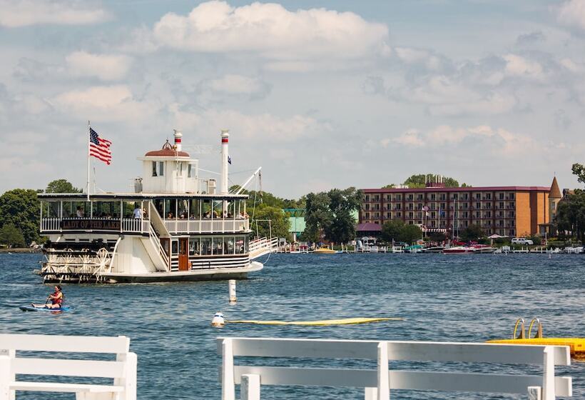 هتل Harbor Shores On Lake Geneva