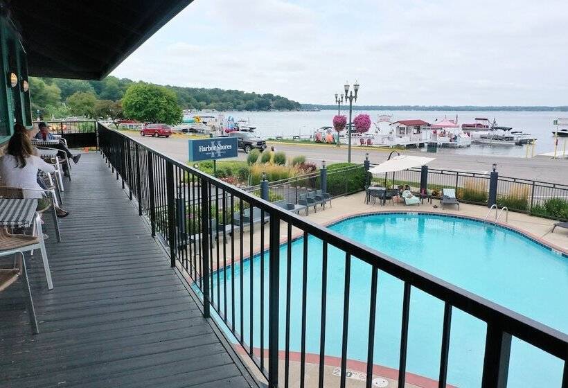 בית מלון כפרי Harbor Shores On Lake Geneva