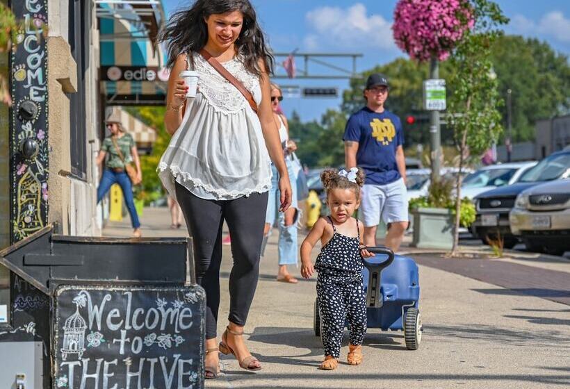 בית מלון כפרי Harbor Shores On Lake Geneva