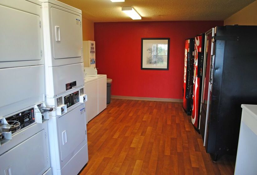 בית מלון כפרי Home 1 Suites Extended Stay