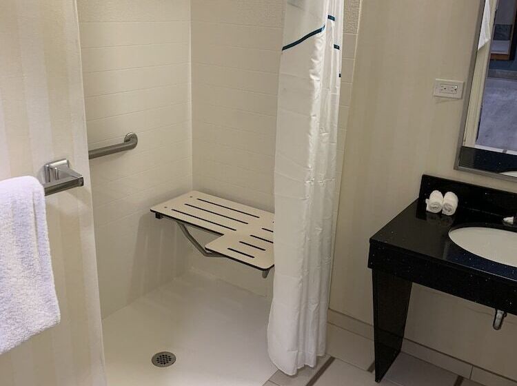 فندق Hometowne Studios By Red Roof East Lansing Okemos