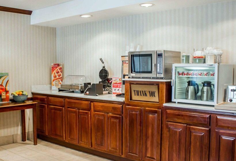 هتل Quality Inn