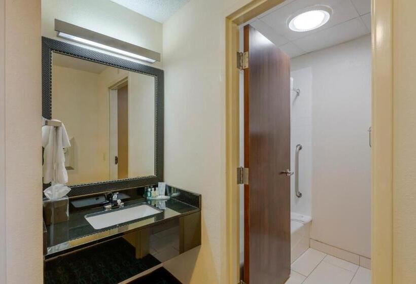 هتل Quality Inn & Suites Sandusky