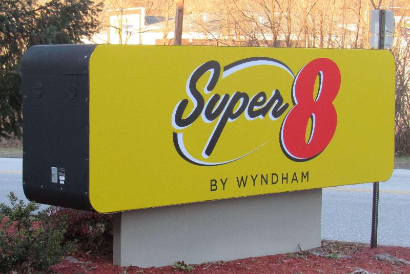هتل Super 8 By Wyndham New Cumberland