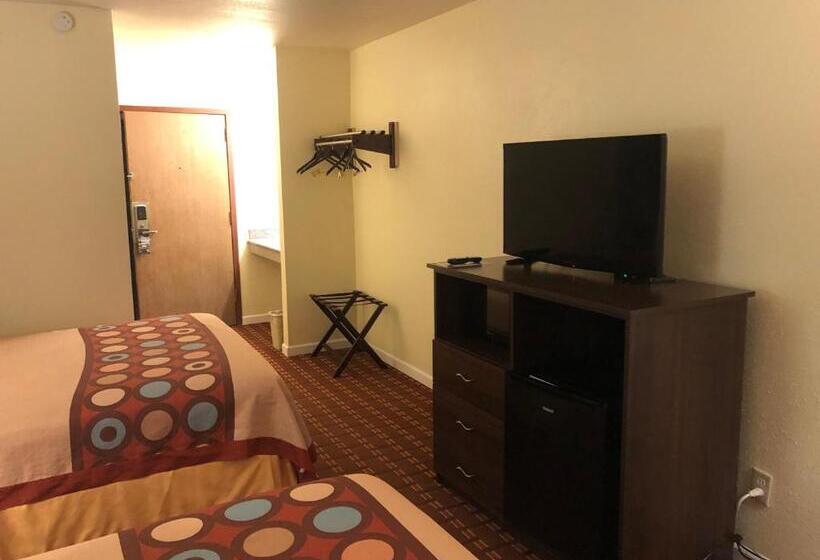 هتل Super 8 By Wyndham Plover Stevens Point Area
