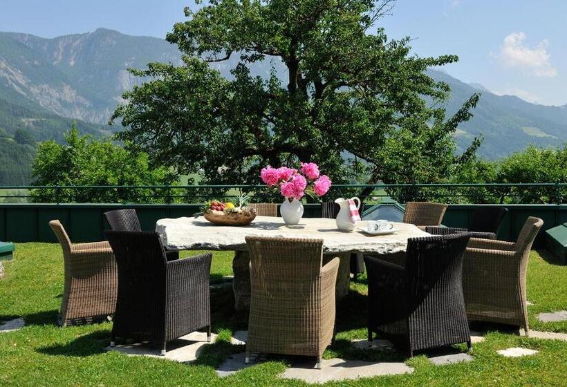 هتل Herrschaftstaverne