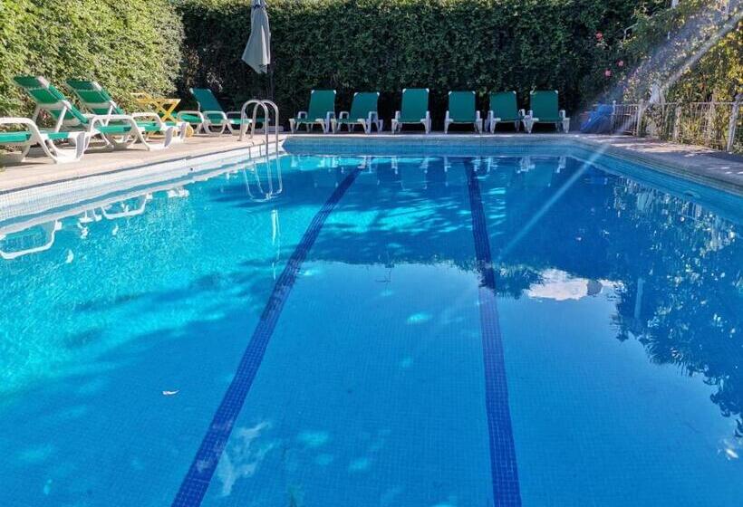 Pensión Residencial Playa Lisa